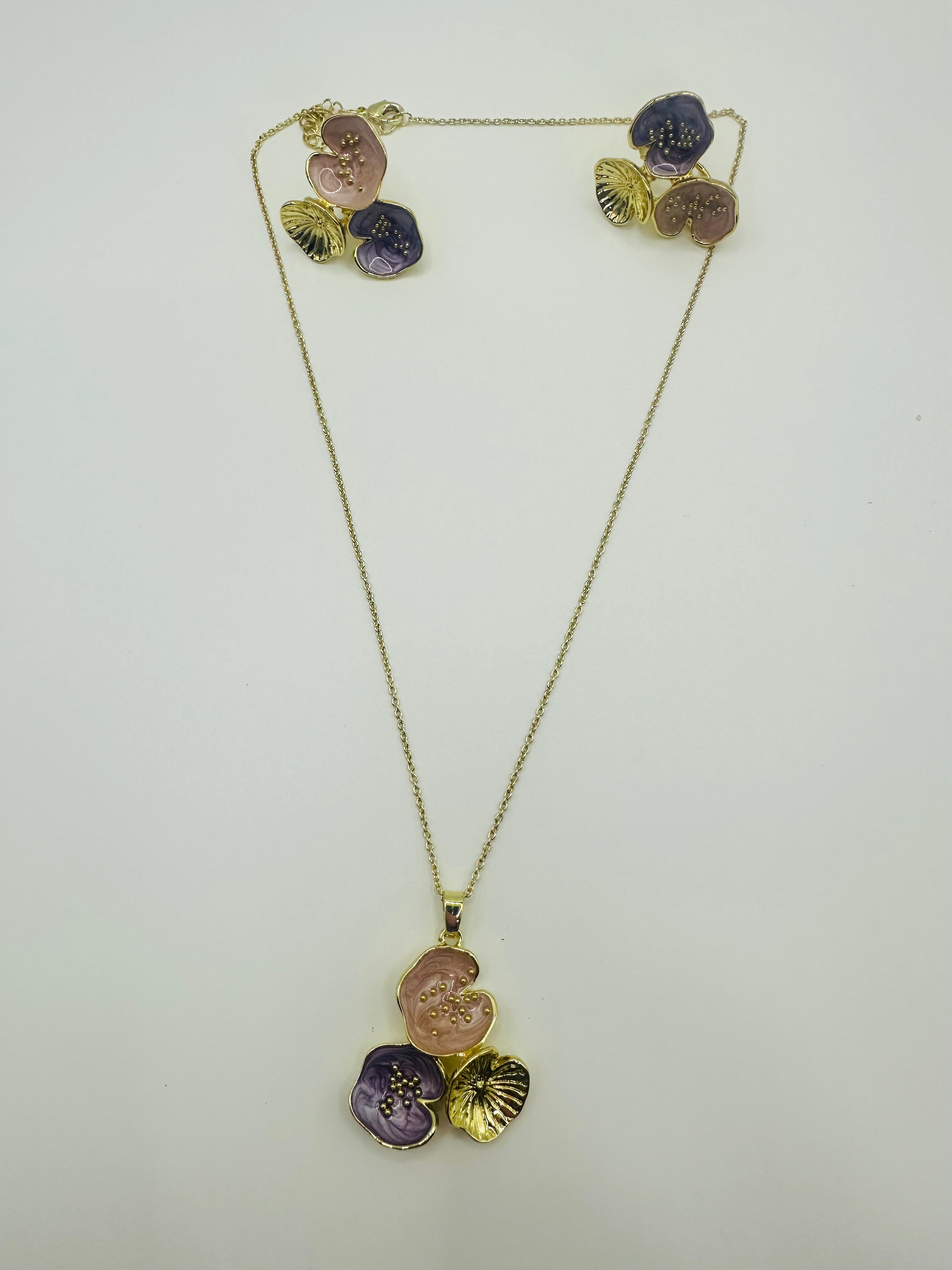 Juego de Cadena y Aretes Dorados de Concha - Rosa y Lila
