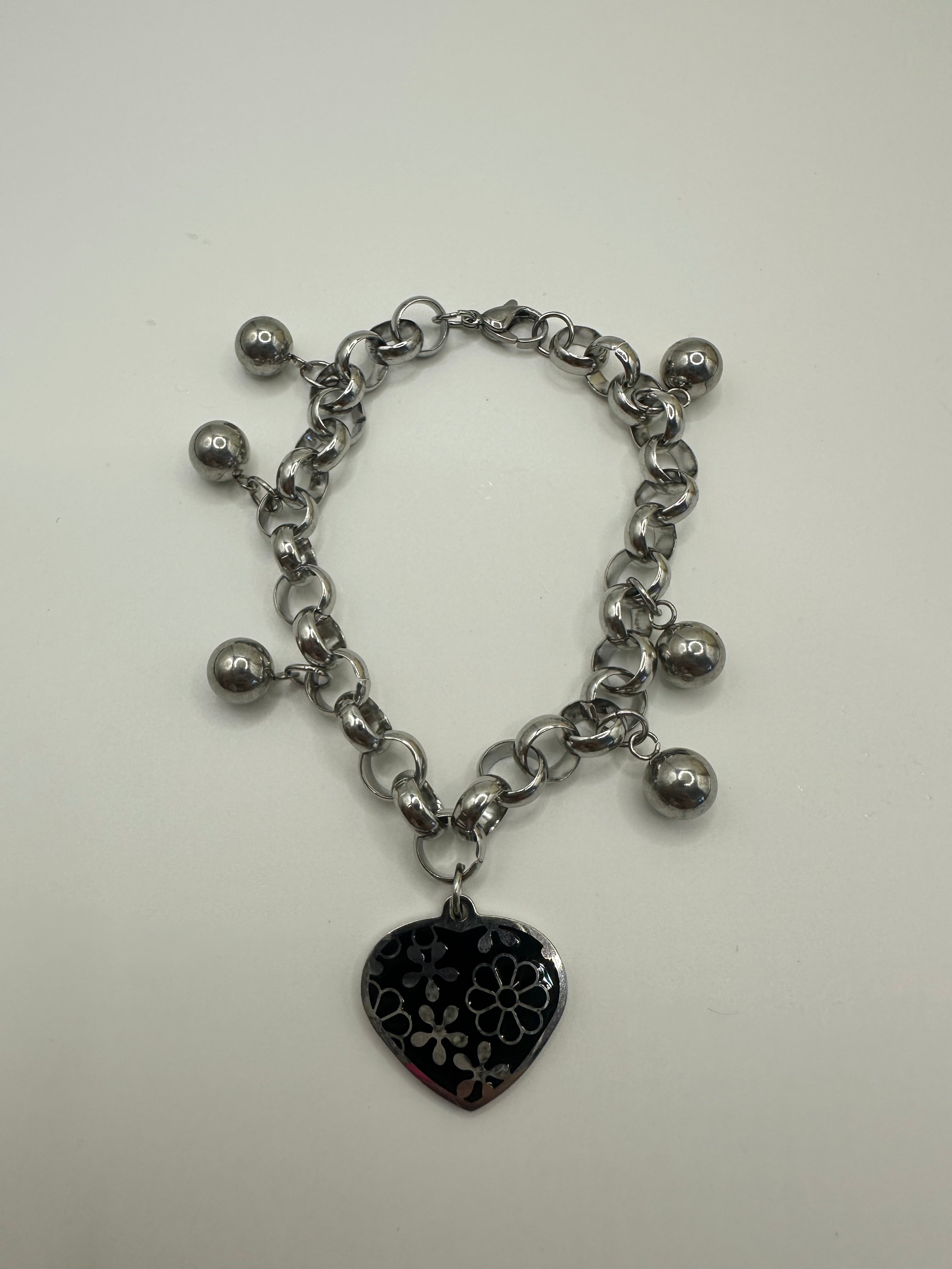 Pulsera de corazón Plateada
