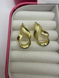 Aretes dorados grandes